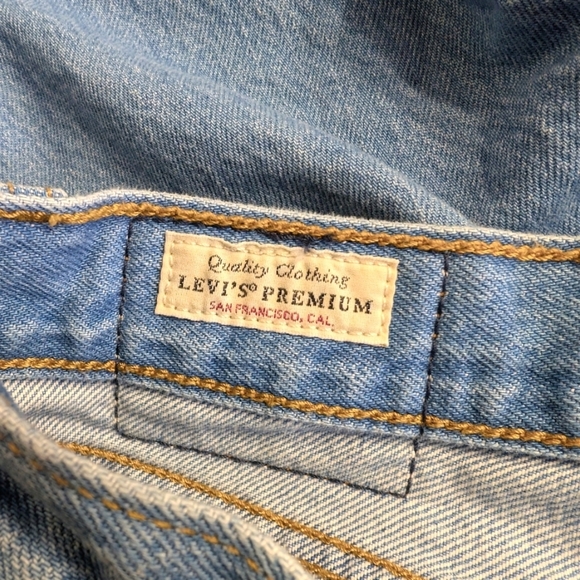 Levi's Premium Big E Wedgie Straight Frayed Raw Hem Jeans Size 26 - Picture 8 of 9